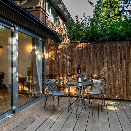 Tawny Lodge York Exterior photo